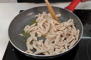 ensalada de pasta y pollo paso 2