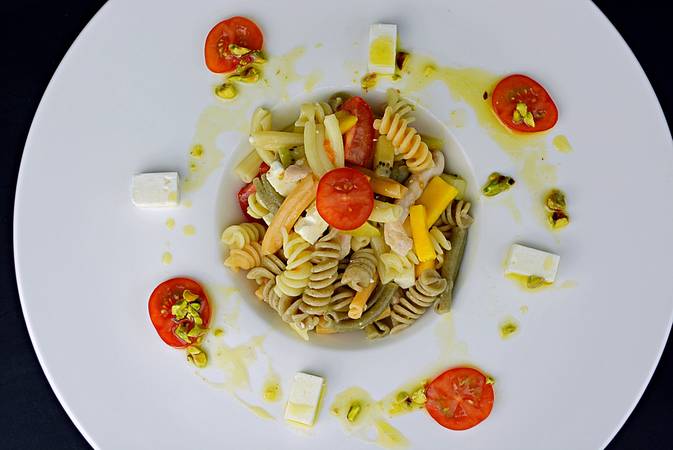 ensalada de pasta y pollo paso final