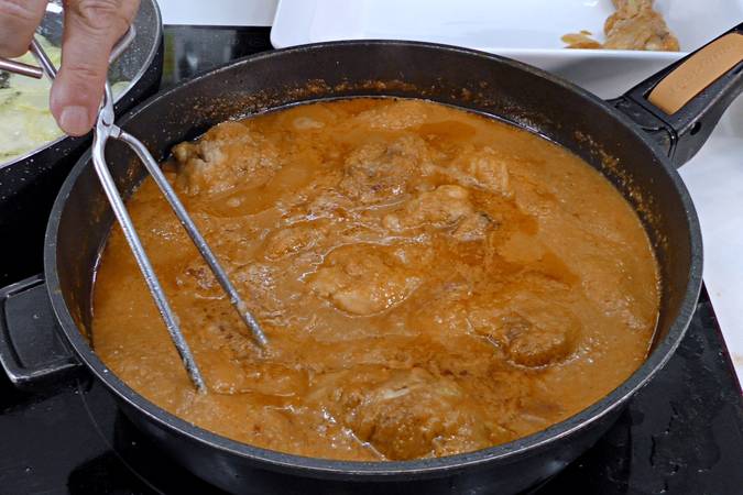 muslos de pollo con salsa de verduras paso 7