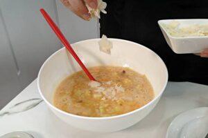 Tortilla española con beicon y queso paso 4