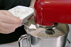 Volteado de piña fácil y rico paso 6