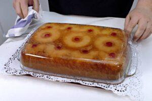 Volteado de piña fácil y rico paso 9