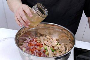 ensalada de garbanzos con atún paso 5
