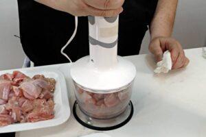 pastel de patata y pollo con 4 quesos paso 1