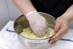 pastel de patata y pollo con 4 quesos paso 7