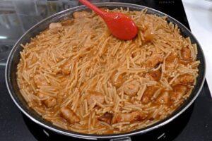 fideuá con salchichas paso 5