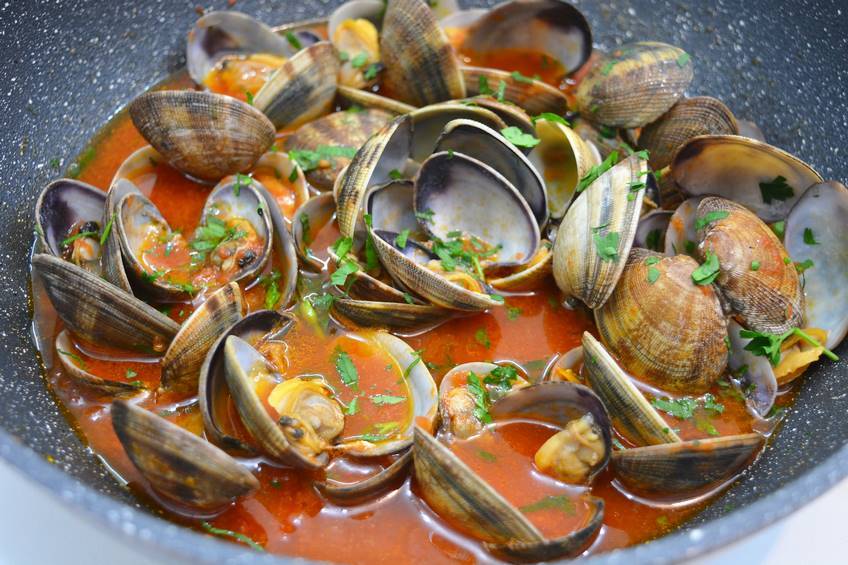 almejas con tomate picante paso 3