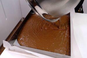 bizcocho de chocolate gigante paso 6