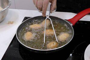 croquetas de pollo con queso paso 7