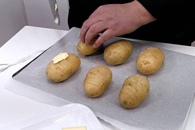 patatas hasselback paso 2