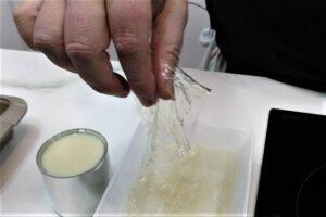 Cómo hacer pastel de piña sin horno paso 2