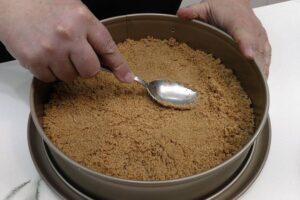 tarta de queso fría con mango paso 1