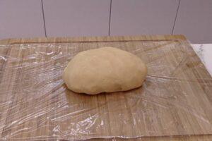 Tarta de melocotón con crema paso 1