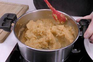 patatas revolconas con pulpo paso 5