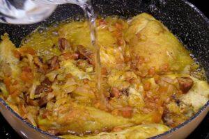 pollo en salsa con patatas paso 4