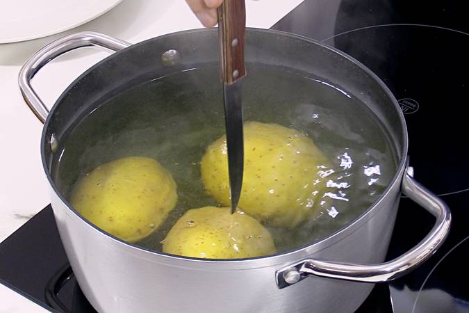 patatas rellenas de beicon paso 1