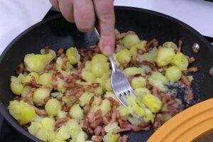 patatas rellenas de beicon paso 4