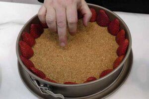 Tarta de yogur y fresas paso 5