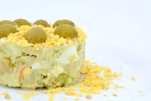 ensaladilla rusa sin mayonesa paso final