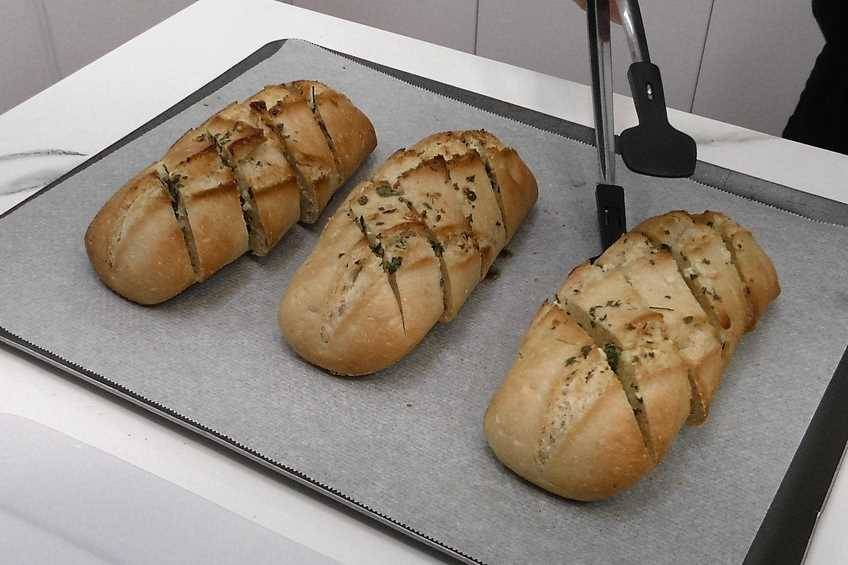 horneamos el pan durante 15 minutos