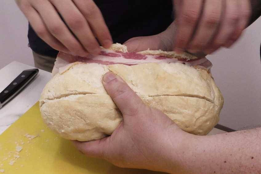 Pan con beicon y queso paso 1