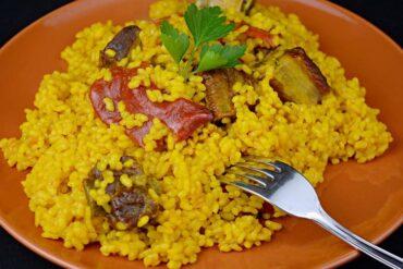 arroz con costillas de cerdo