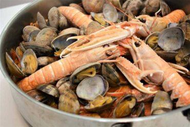 caldereta de pescado y marisco