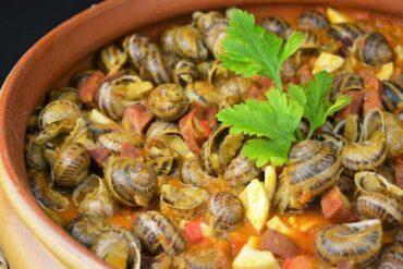 caracoles con salsa picante