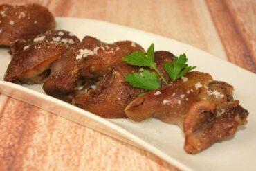 careta de cerdo asada