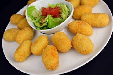 croquetas de arroz y queso
