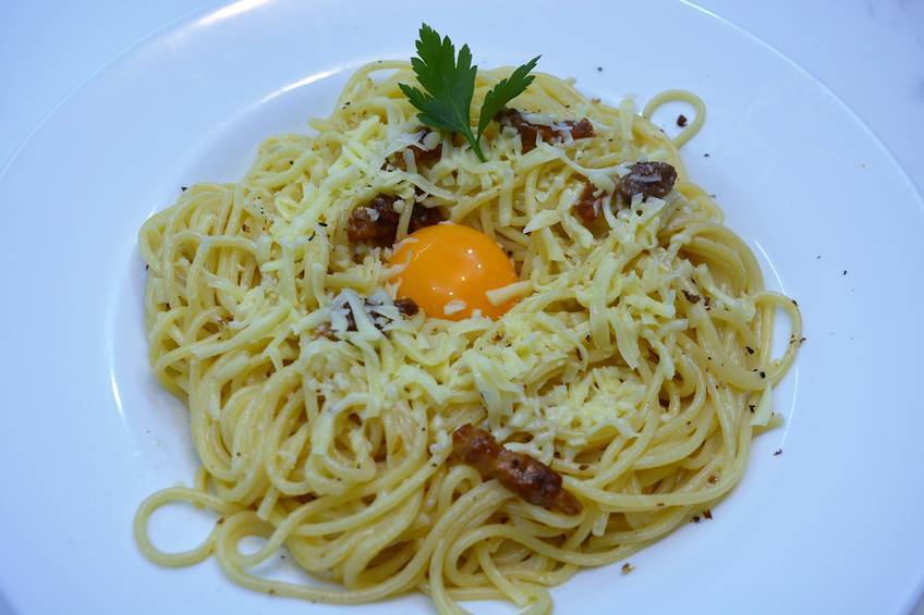 espaguetis a la carbonara