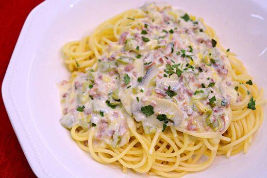 espaguetis con salsa caruso