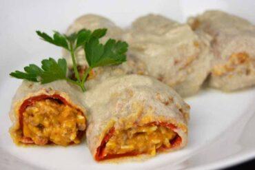 pimientos rellenos con salsa de hongos