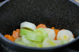 alubias pochas con tocino y verduras paso 3