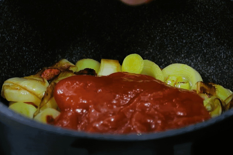 alubias pochas con tocino y verduras paso 4