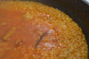 arroz caldoso con pollo y setas paso final