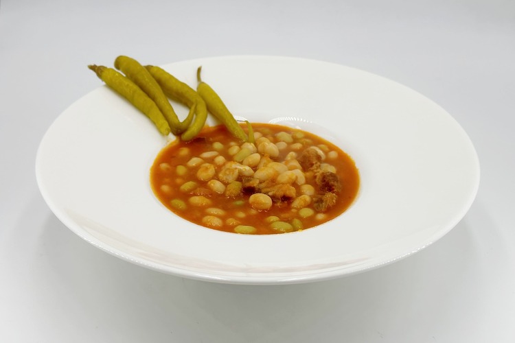 alubias pochas con tocino y verduras final