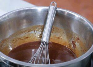 Tarta suprema de chocolate y chantilly paso 3