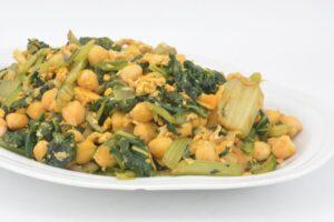 Acelgas con garbanzos, paso final