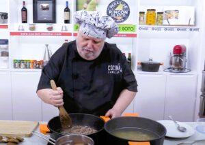 Macarrones con setas y picadillo paso 1