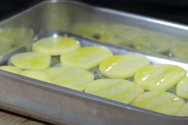 salmón al horno con patatas, paso 1