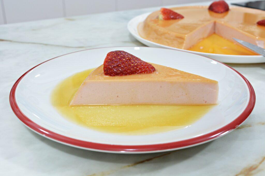 Cuajada de fresas con caramelo Final