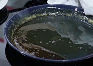 cuajada de fresas con caramelo paso 1