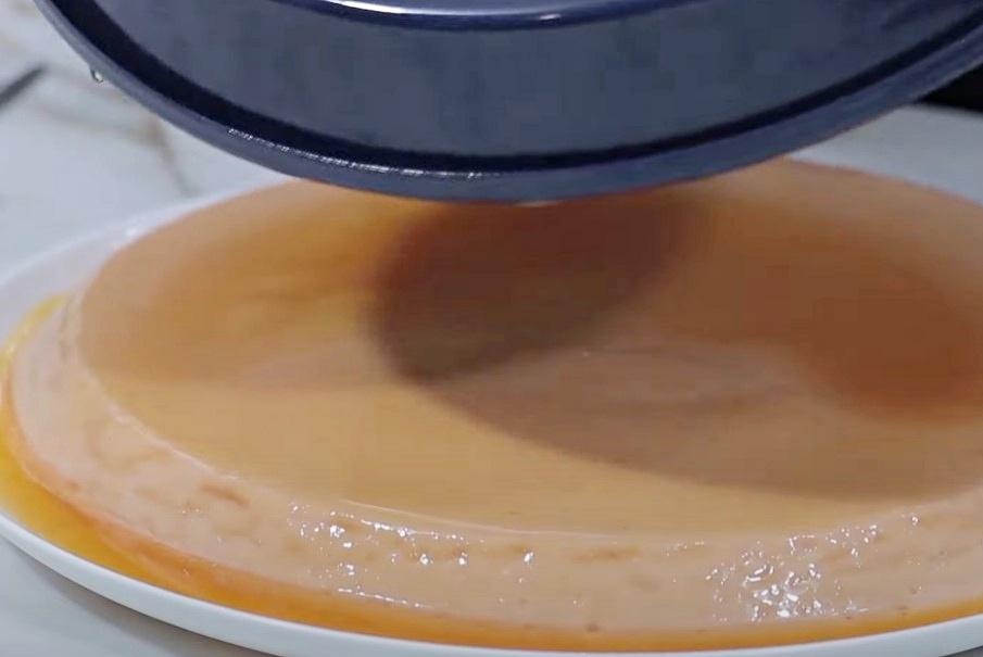 cuajada de fresas con caramelo paso 4