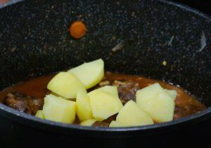 Estofado de ternera con patatas paso 4