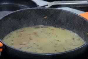 redondo de ternera con salsa española, paso 3