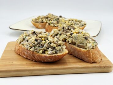 tostas con revuelto de champiñones principal b