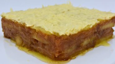 Pastel de patatas con cebolla caramelizada