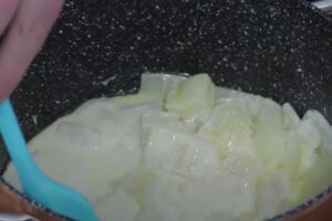 acelgas con bechamel y queso paso 3