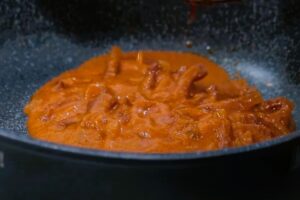 Judías verdes con jamón y salsa de tomate paso 5